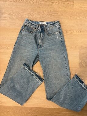 Abercrombie '90s relaxed Jean high-rise